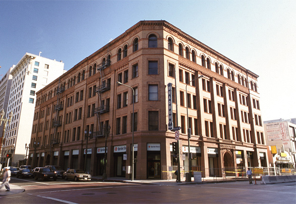 bradbury-building001